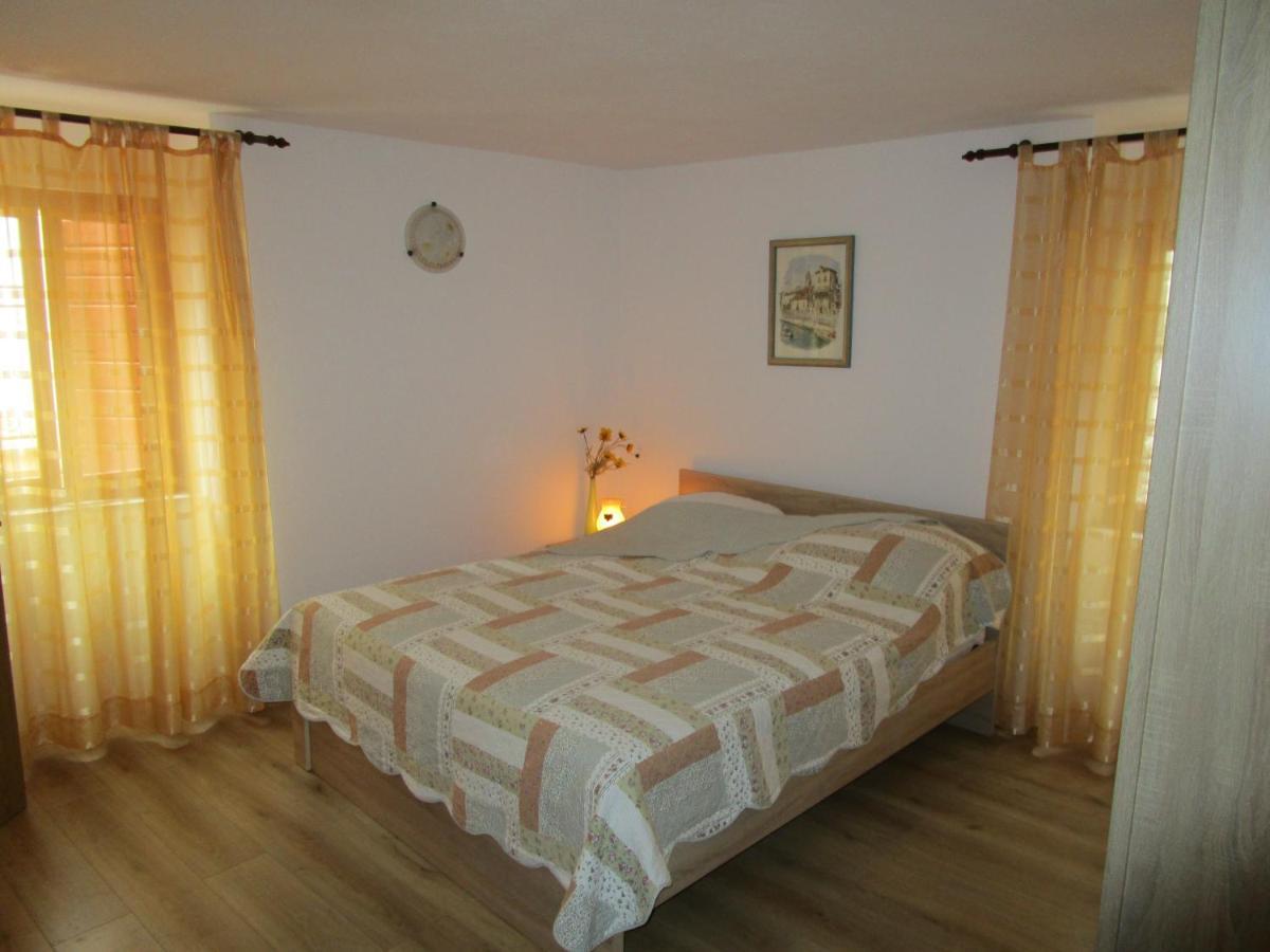 Marko Polo B Old Town Trogir Exterior photo